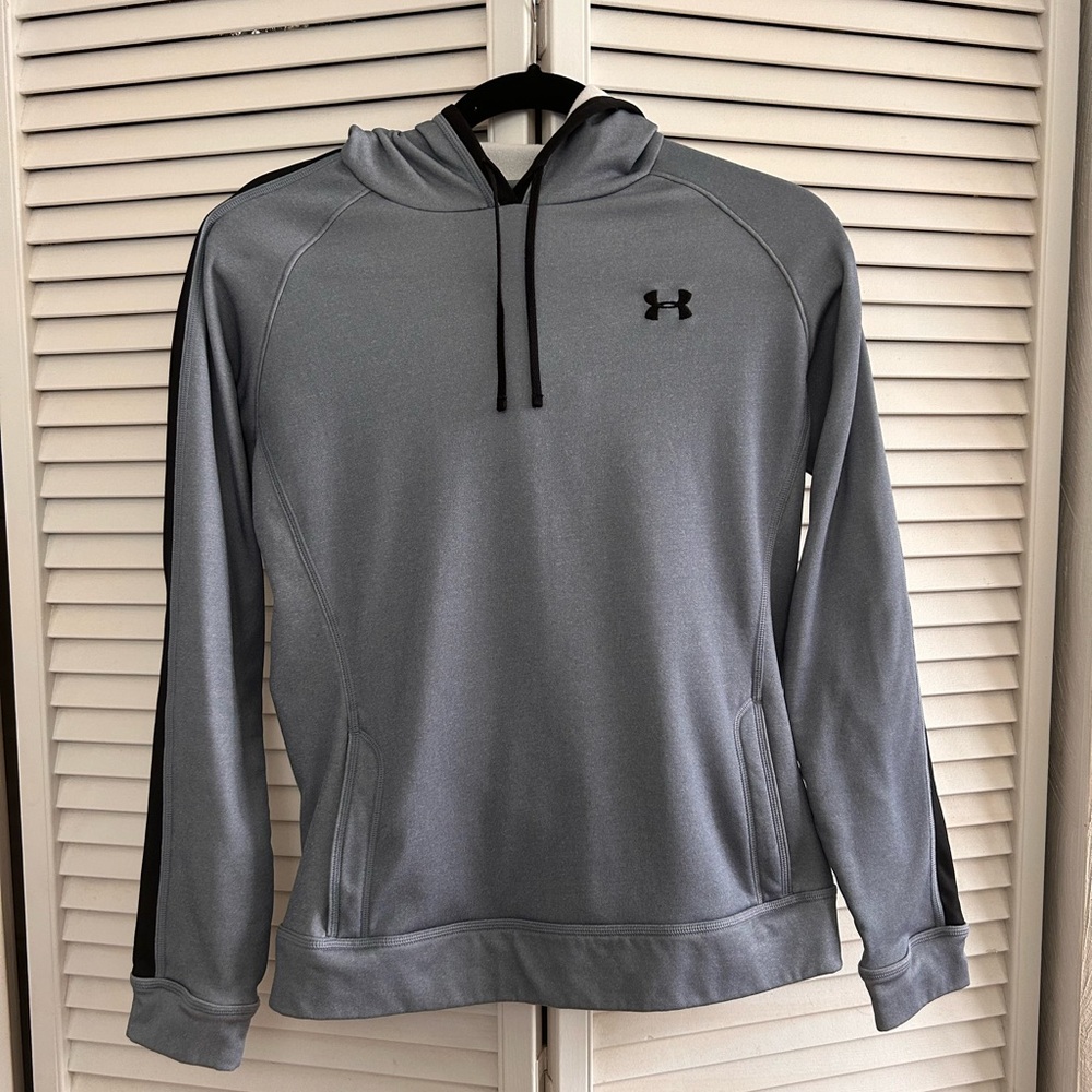 Under Armour women’s light weight Hoodie - Size Medium